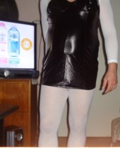 bílý bodystocking a minišaty