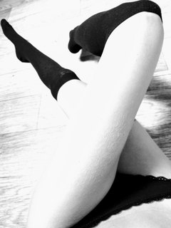 B&W